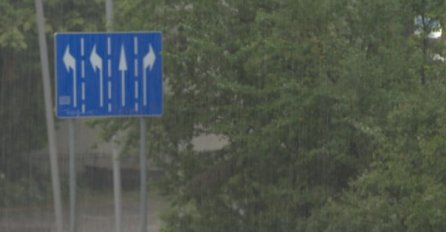 Zbog poplave obustavljen saobraćaj na putu Tuzla – Doboj