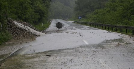 Nakon povlačenja vode: Normalizovan saobraćaj na putu Tuzla - Doboj