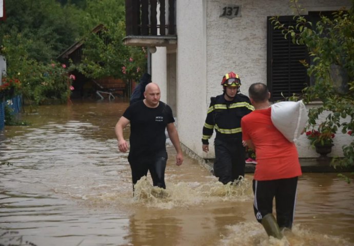 HAOS U SLAVONIJI! Jake kiše poplavile sela, voda prodrla u kuće