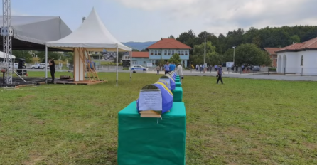 Klanjana kolektivna dženaza za 12 ubijenih Prijedorčana