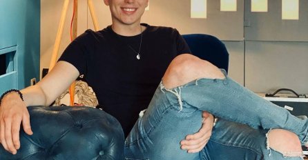 MAHIR MULALIĆ POKAZAO SESTRU I ČESTITAO BAJRAM: Svi gledaju 1 detalj, sličnost je nevjerovatna