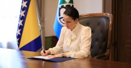 Objavljen Javni poziv o prodaji automobila: Početna cijena "Passata" 40.178 KM