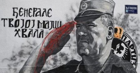 "Prepravljen" mural u Beogradu: Docrtana krv na rukama Ratka Mladića