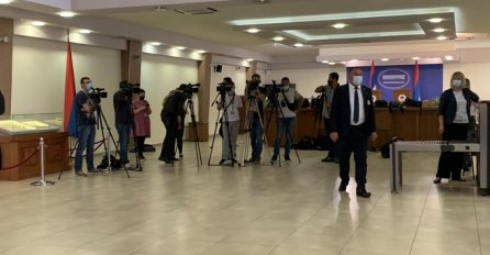 Počeo sastanak u NSRS zbog zakona kojeg je donio Inzko