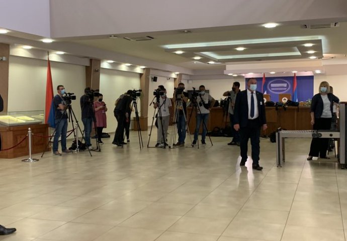 Počeo sastanak u NSRS zbog zakona kojeg je donio Inzko