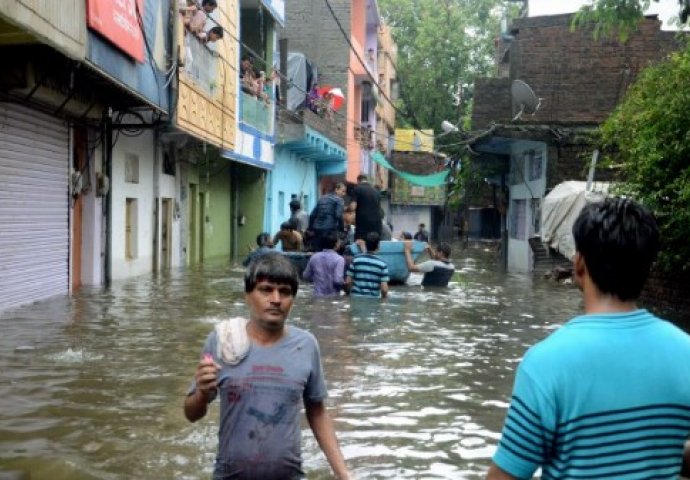 U poplavama u Indiji stradale 192 osobe, a 25 ih se vodi kao nestale