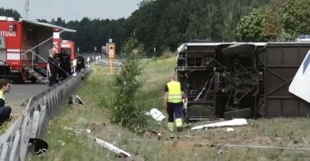 Oglasio se muškarac iz Srbije povrijeđen u nesreći u Njemačkoj: Evo šta je rekao Nenad poslije prevrtanja autobusa