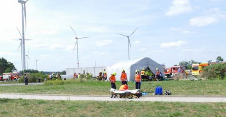 Nesreća u Njemačkoj: Šestero životno ugroženih, putnici imali od 21 do 46 godina