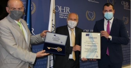 Valntinu Inzku uručen “Kjluč srca BiH”