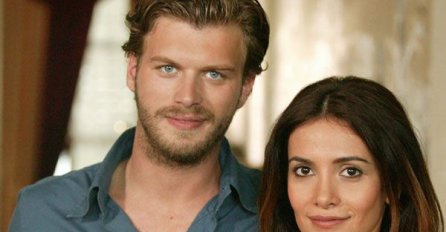 PROGLAŠEN JE NAJPOŽELJNIJIM MUŠKARCEM:  Glumca su svi zapamtili po seriji 'Gumuš' , a pogledajte kako danas izgleda GODINE RADE SVOJE!