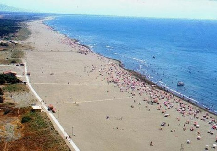 Mladić iz Bosne i Hercegovine se utopio na Velikoj plaži u Ulcinju