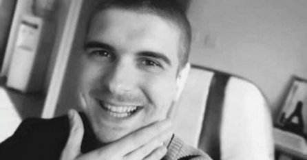 Rijeka ljudi na posljednjem ispraćaju Emira Kobiljaka koji je preminuo u 30. godini