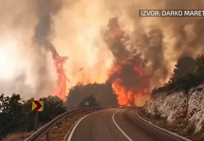 Snimak strahovitog požara koji treći dan bjesni kod Trogira