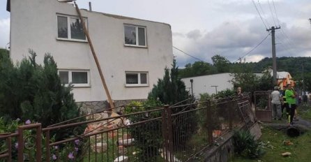 Tornado pogodio selo u Slovačkoj, u jednoj minuti odnio krovove s četiri kuće