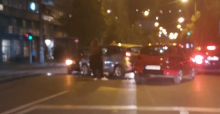 U sudaru tri vozila u naselju Hrasno nije bilo povrijeđenih