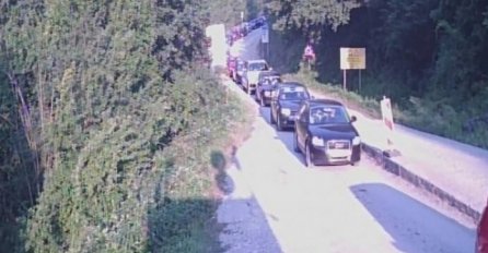 Kilometarske kolone: Gužve na graničnim prijelazima na izlazu iz BiH
