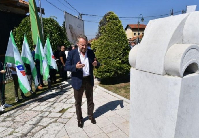 U Sarajevu obilježena godišnjica rođenja Alije Izetbegovića