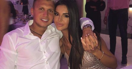 OVO JE MAJKA JOVANE LJUBISAVLJEVIĆ! Dok misica pati za Karićem ona je TJEŠI, a tek da vidite kako izgleda