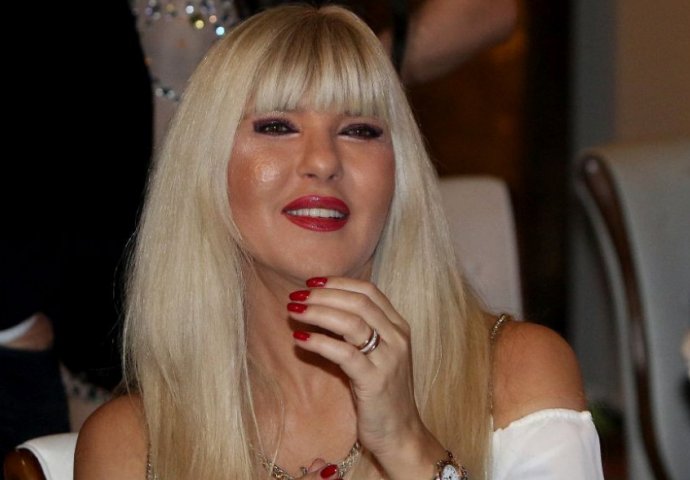 Svako bi je poželio! Jami se skinula u 55. godini, izvajano tijelo stavila u prvi plan, svi se pitaju kako je ovo moguće 