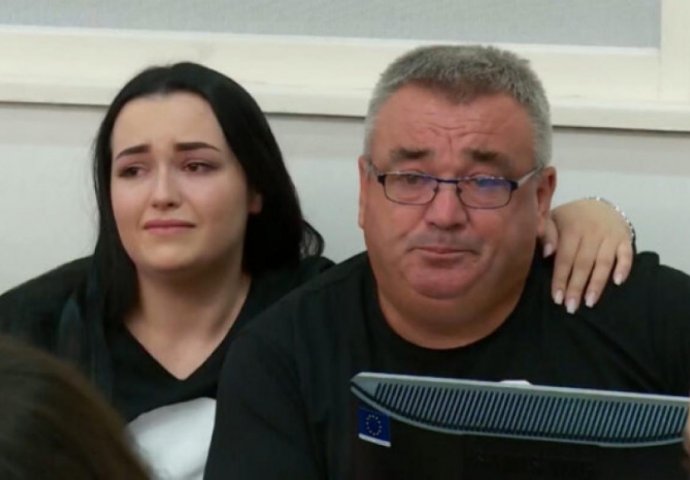 POVODOM SKOROG ROĐENDANA :'Dženo naš, svilo naša... Opet nam se bliži 11.8., nekada dan radosti naše, datum rođendana tvog'