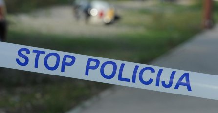 SAOBRAĆAJ OBUSTAVLJEN: Dvije osobe poginule u direktnom sudaru automobila kod Bihaća