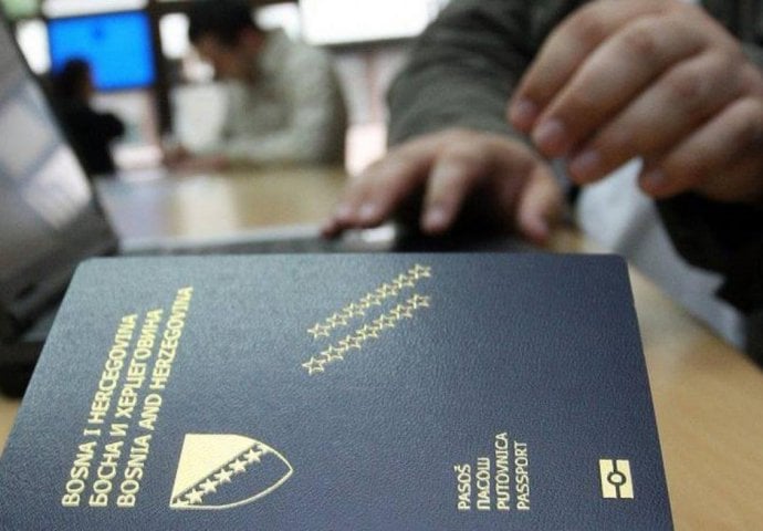 Granična policija se oglasila povodom višesatnih čekanja na graničnim prijelazima