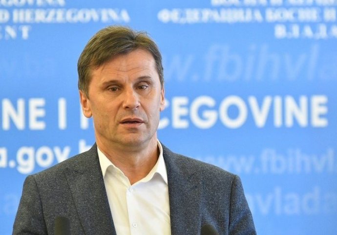 Novalić traži hitno usvajanje zakona za porodiljske naknade u svim kantonima