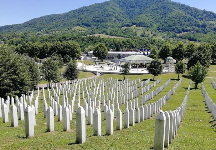 Društvene mreže brisat će objave kojima se negira genocid u Srebrenici