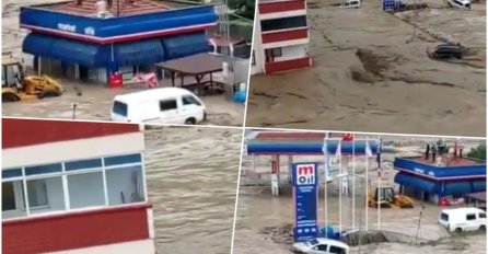 BUJICA NOSILA SVE PRED SOBOM, VODA RUŠILA KUĆE, MOSTOVE: Ljudi zarobljeni u automobilima, snažno nevrijeme na sjeveru Turske