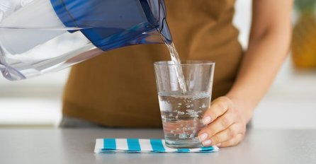 PUNU ČAŠU VODE OSTAVITE U SOBI DA STOJI 24 SATA: Evo zašto vam se u kući dešavaju loše stvari - ODMAH REAGUJTE