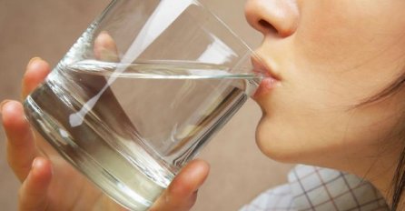 Šta se dešava u tijelu kada pijete jako hladnu vodu?