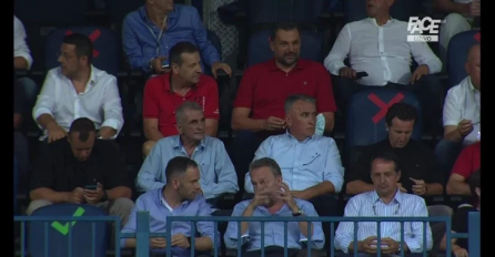 Konaković i Izetbegović u svečanoj loži, bodre Velež