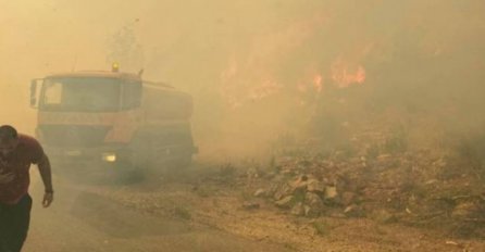 VELIKI POŽAR U CRNOJ GORI: Uznemirujući snimci