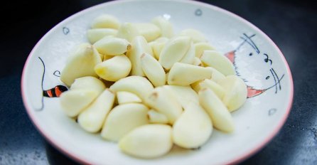 BIJELI LUK može biti izuzetno OPASAN po ZDRAVLJE, ukoliko se uzima ovako najzdraviji začin POSTAJE OTROV