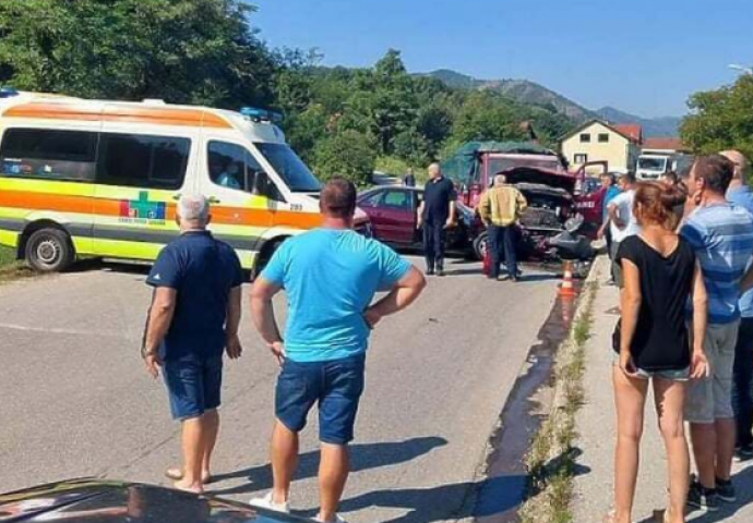 Kod Žepča jedna osoba teško povrijeđena u sudaru automobila i kamiona