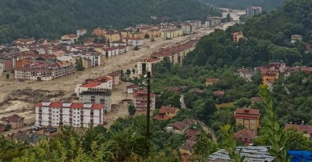 Velike poplave u Turskoj, skoro 40 mrtvih: Uništene kuće, ceste, auta