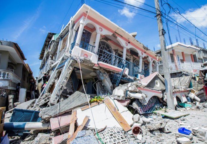 Broj poginulih u zemljotresu na Haitiju povećan na 1.419