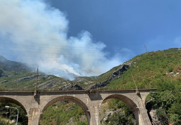 Požare u Stocu gase i stanovnici, u Jablanici očekuju znatno nepovoljniju sliku