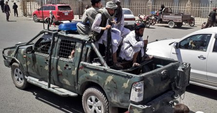 Kabul pred padom, Talibani sa svih strana ulaze u grad