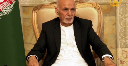 Ruska ambasada tvrdi: Predsjednik Afganistana pobjegao iz zemlje sa četiri automobila i helikopterom punim keša