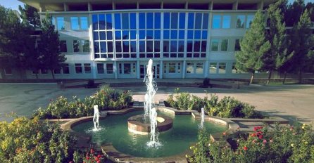 "AMERIČKA HEGEMONIJA SLABI DOK NAŠA I KINESKA POZICIJA JAČA": Prekretnica u Afganistanu kao uvod u globalnu promjenu odnosa snaga? Zapadni diplomati u strahu čekaju evakuaciju dok je ruska ambasada u Kabulu i dalje otvorena - čuvaju je Talibani