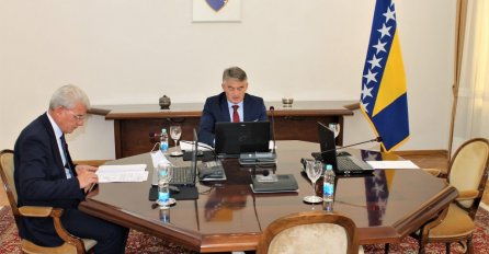 Odgovor na poziv Komšića i Džaferovića: Visoki predstavnik pomno prati situaciju