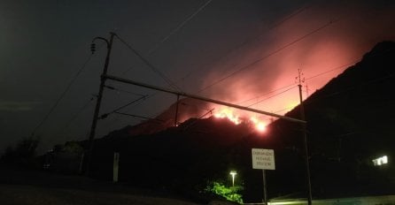 Razbuktao se požar u Jablanici, vatra se približila kućama na 800m, sve raspoložive snage na terenu