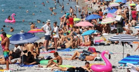 Haos na plaži u Hrvatskoj, djeca imaju proljev i povraćaju