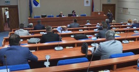 Zakoni NSRS zbog negiranja Inzkove odluke idu na Ustavni sud RS -a