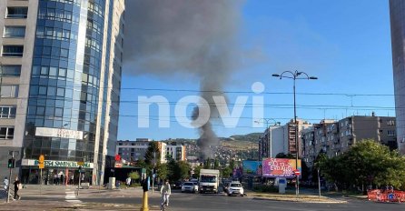 Požar u Buća Potoku ostavio 20-ak ljudi bez krova nad glavom