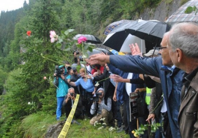 Sjećanje na više od 200 ubijenih logoraša na Korićanskim stijenama