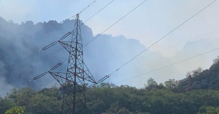 Požar u Donjoj Jablanici i dalje aktivan