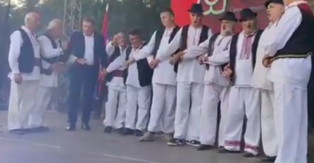 Svetlana Cenić o skupu SNSD-a na Kozari: Kad krene da pada svi mu skaču na leđa