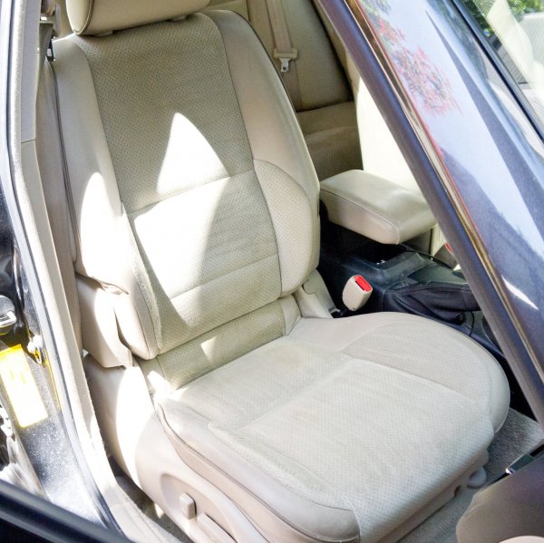 19a40ad6669402da-seat